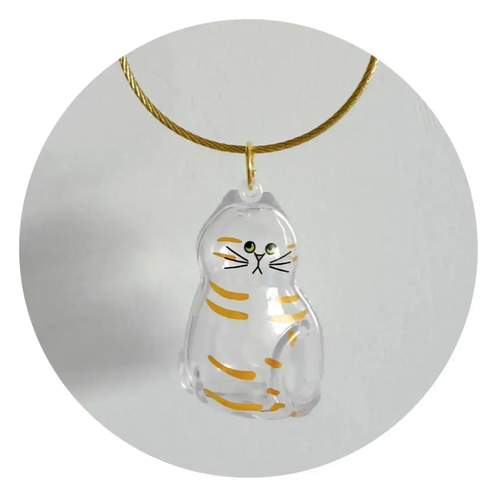 Creative Dog Hair Storage Keychain Transparent Dog\Cat Shape Memorial Pendant Handmade close-up view