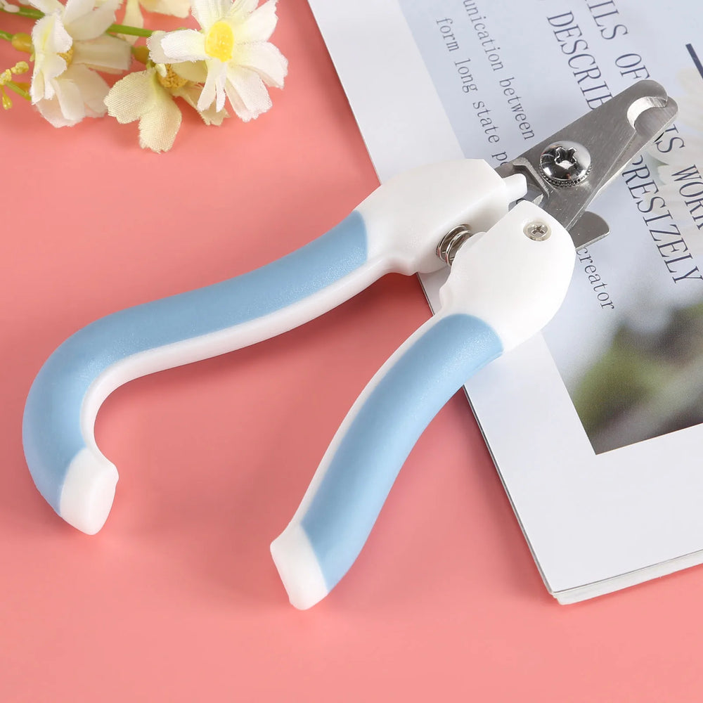 Professional Pet Nail Clippers Dog Cat Stainless Steel Two-color Labor-Saving Nail Cli close-up view