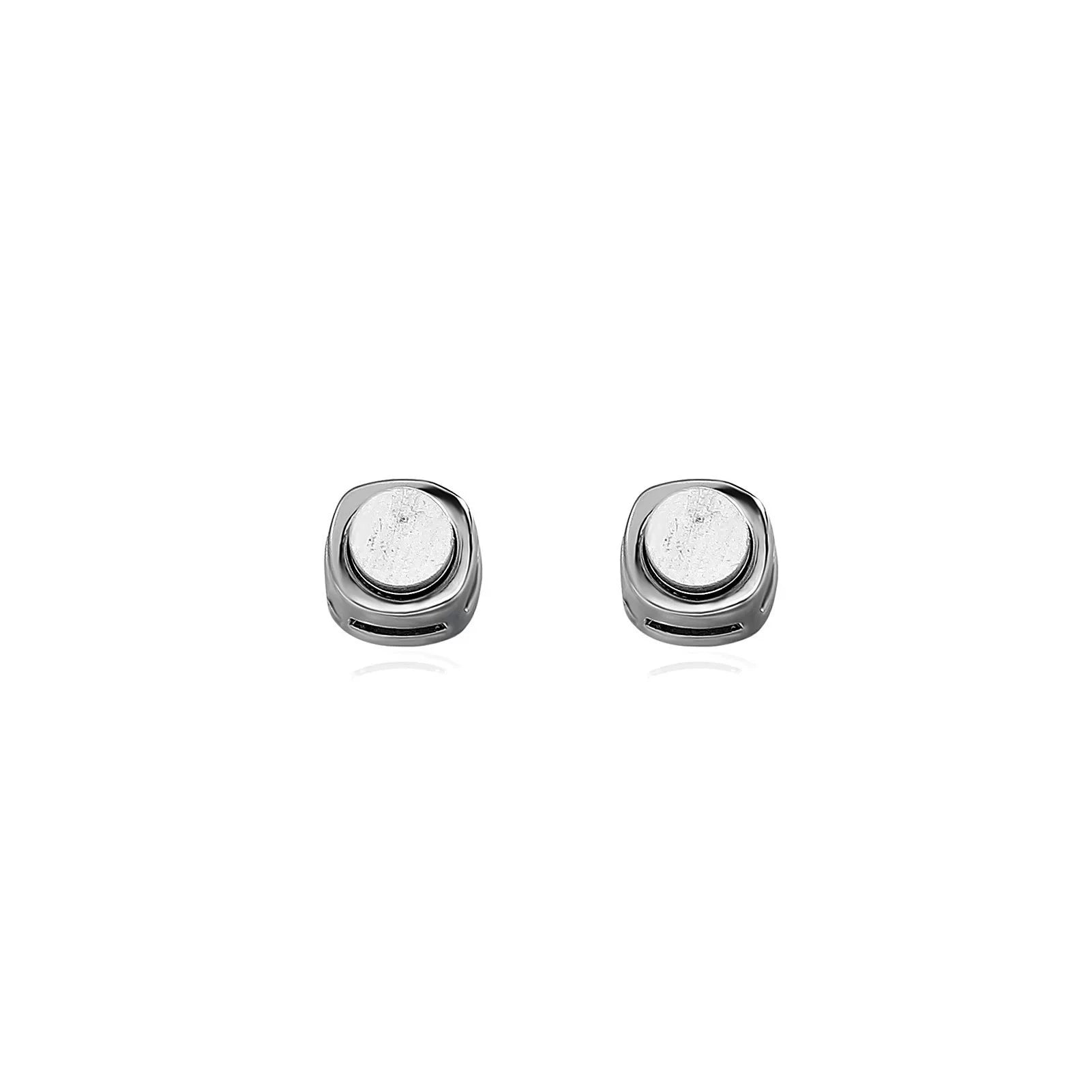 TOPGRILLZ 1 Pair Square Iced Out Cubic Zirconia Brass Magnetic Ear Clip Simple Fashio lifestyle view