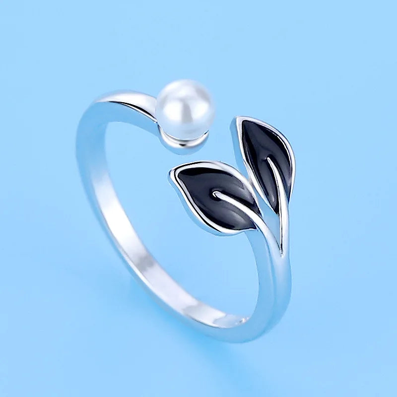925 Sterling Silver Zircon Adjustable Ring | Women's Cocktail Jewelry close-up view