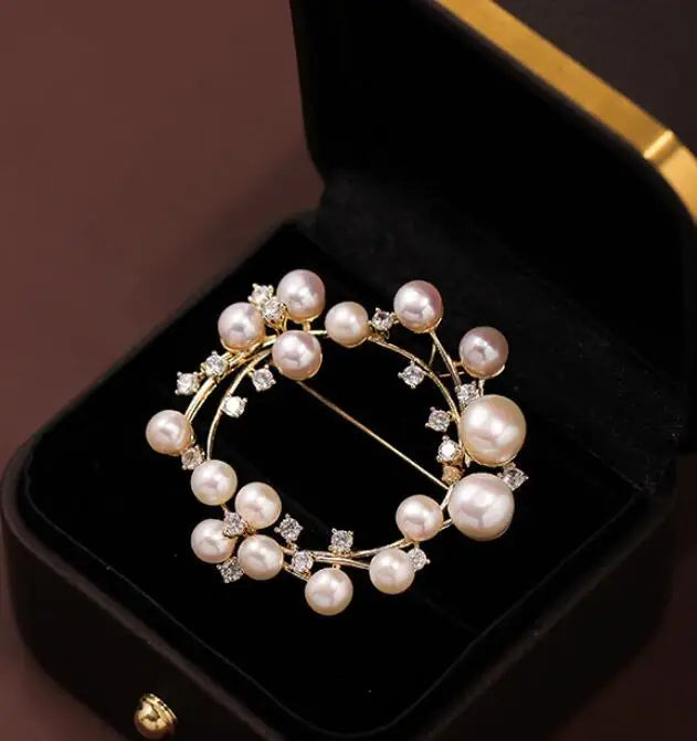 Retro Blue Crystal Big Waterdrop Pendant Brooch for Women Full of Rhinestone Brooch Pin Clothing Accessories Vintage Jewelry