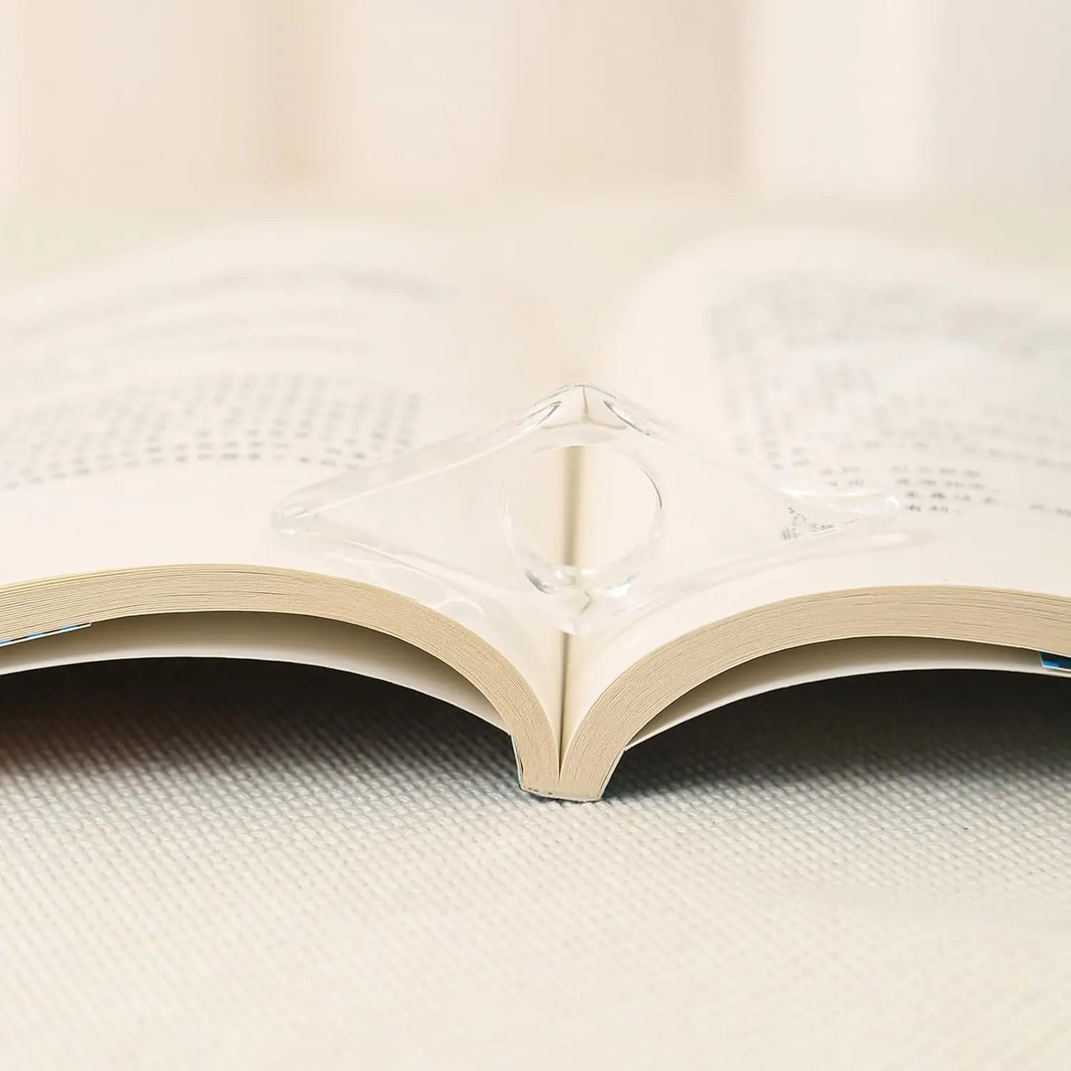 Transparent Acrylic Book Page Holder Thumb Book Holder Ring Book Opener Bookmark Re additional angle