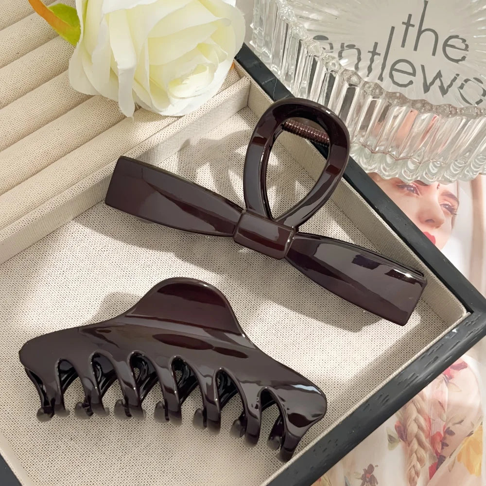 2pcs/set Hair Claw Clips for Women Girls Heart Bow Dots Leopard Large Small Crab Hairp close-up view