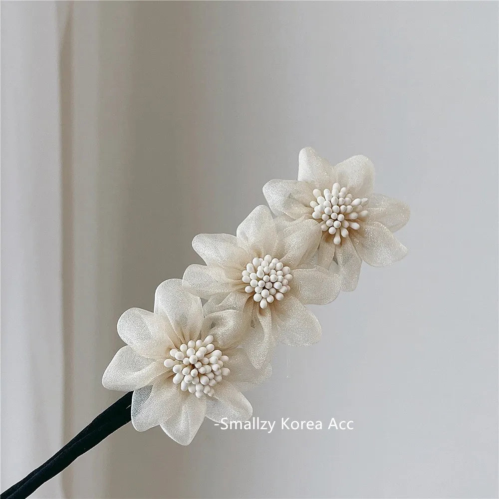 Elegant Shell Pearl Lazy Hair Curler Bow Barrettes Braided Hair Artifact Vintage Women F detail view