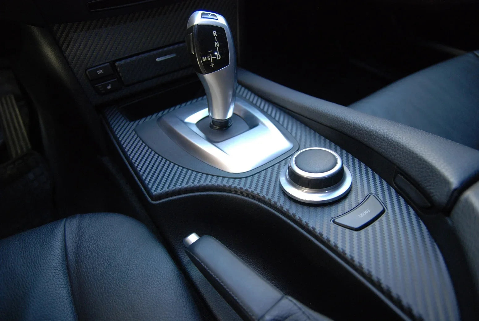 Carbon Fiber Vinyl Car Sticker Waterproof Glossy Black Matte Black Wrap Roll close-up view