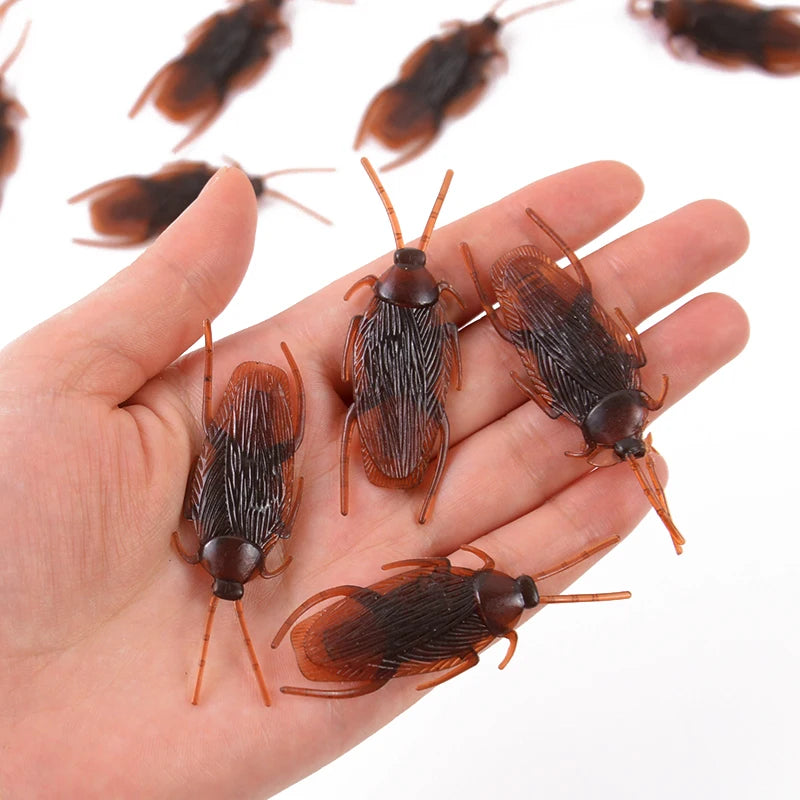 50Pcs Halloween Gadget Plastic Cockroaches Joke Decoration Props Rubber Toy Gags Plas lifestyle view