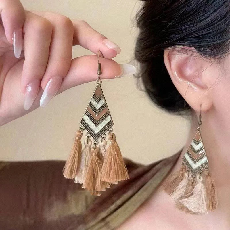 Cute Summer Flower Earrings Handmade Vacation Bohemian Earrings Exaggerated Beach Wome close-up view