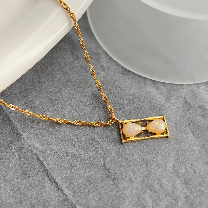 ANENJERY Hourglass Pendant Necklace | Niche Design Fashion Jewelry for Women detail view
