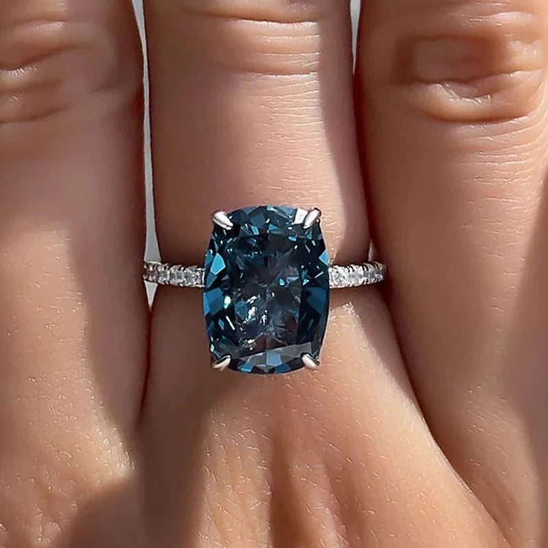 Huitan Big Oval Blue CZ Rings Women Temperament Elegant Female Accessories for Wedding Engagement Fa