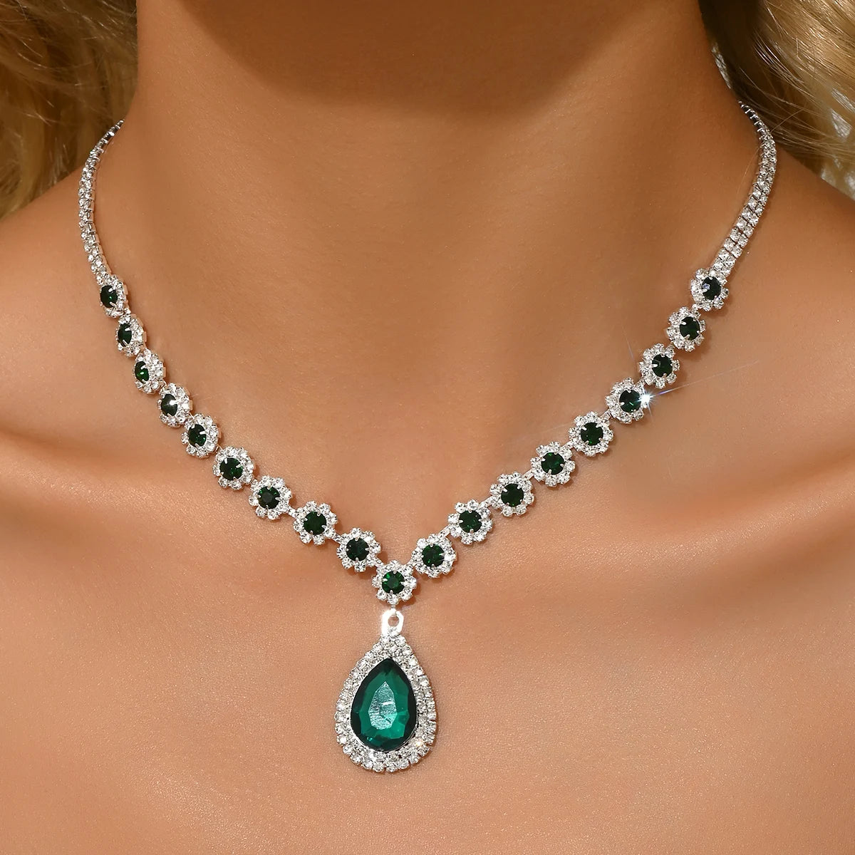 1PC Women's Fashion Waterdrop Flower Design Necklace Jewelry Suitable for Date, Par additional angle