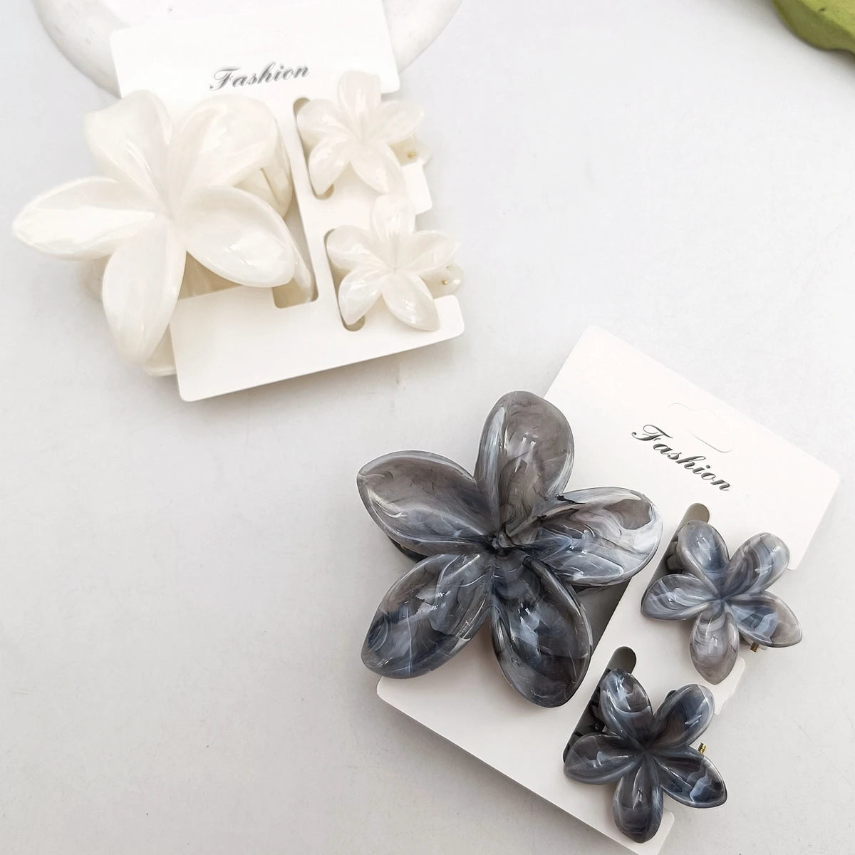 3/6/9/12PCS Hawaiian Gradient Flower Hair Claw Clip For Women Girl Fashion Plastic Non close-up view