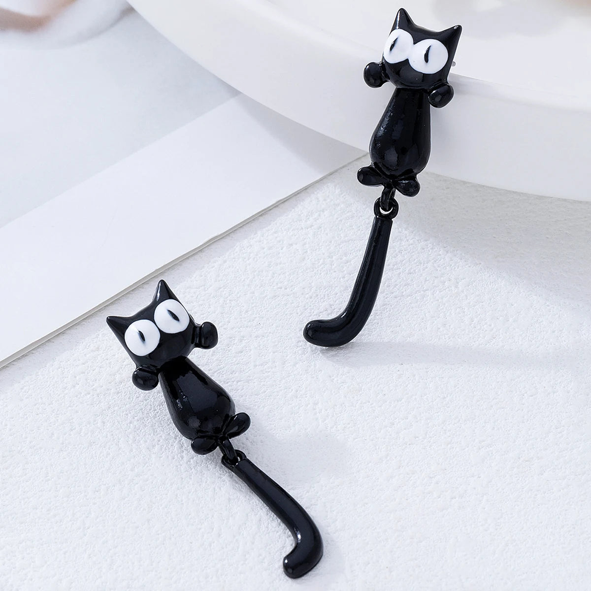 Creative Black Cat Design Stud Earrings Ear Jacket Zinc Alloy Jewelry Punk Leisure St lifestyle view