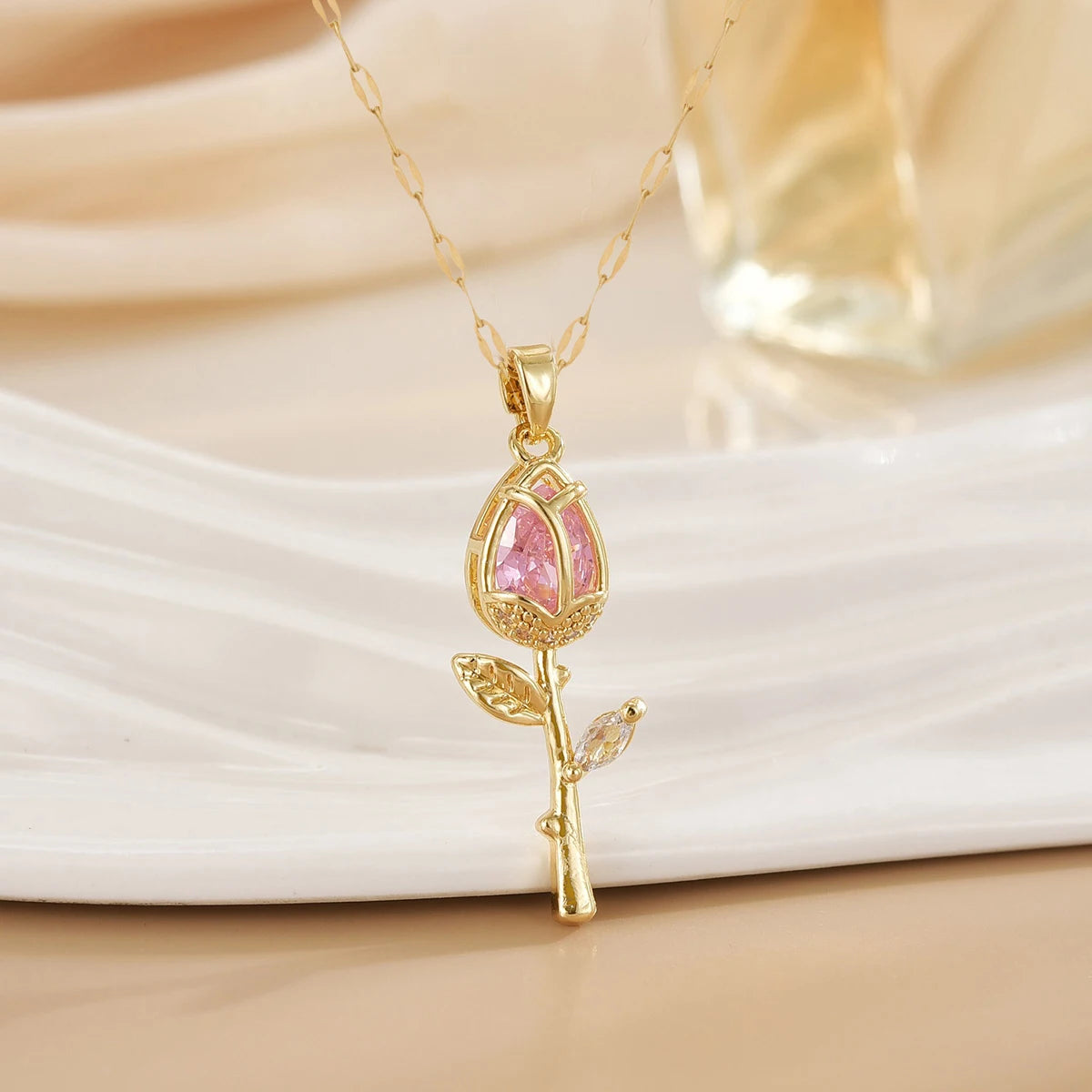 Elegant Pink Rose Necklace for Women Light Luxury Zircon Flower Pendant High-End Jewelry Valentine's