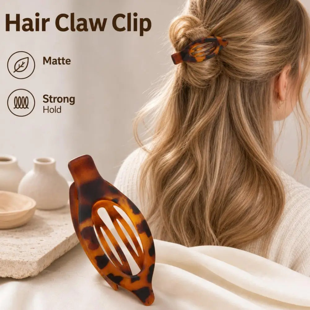 Grote Plastic Haarklauw Clip Matte Kleur Haarklemmen Grip Holte Ovale Geometrische Bar close-up view