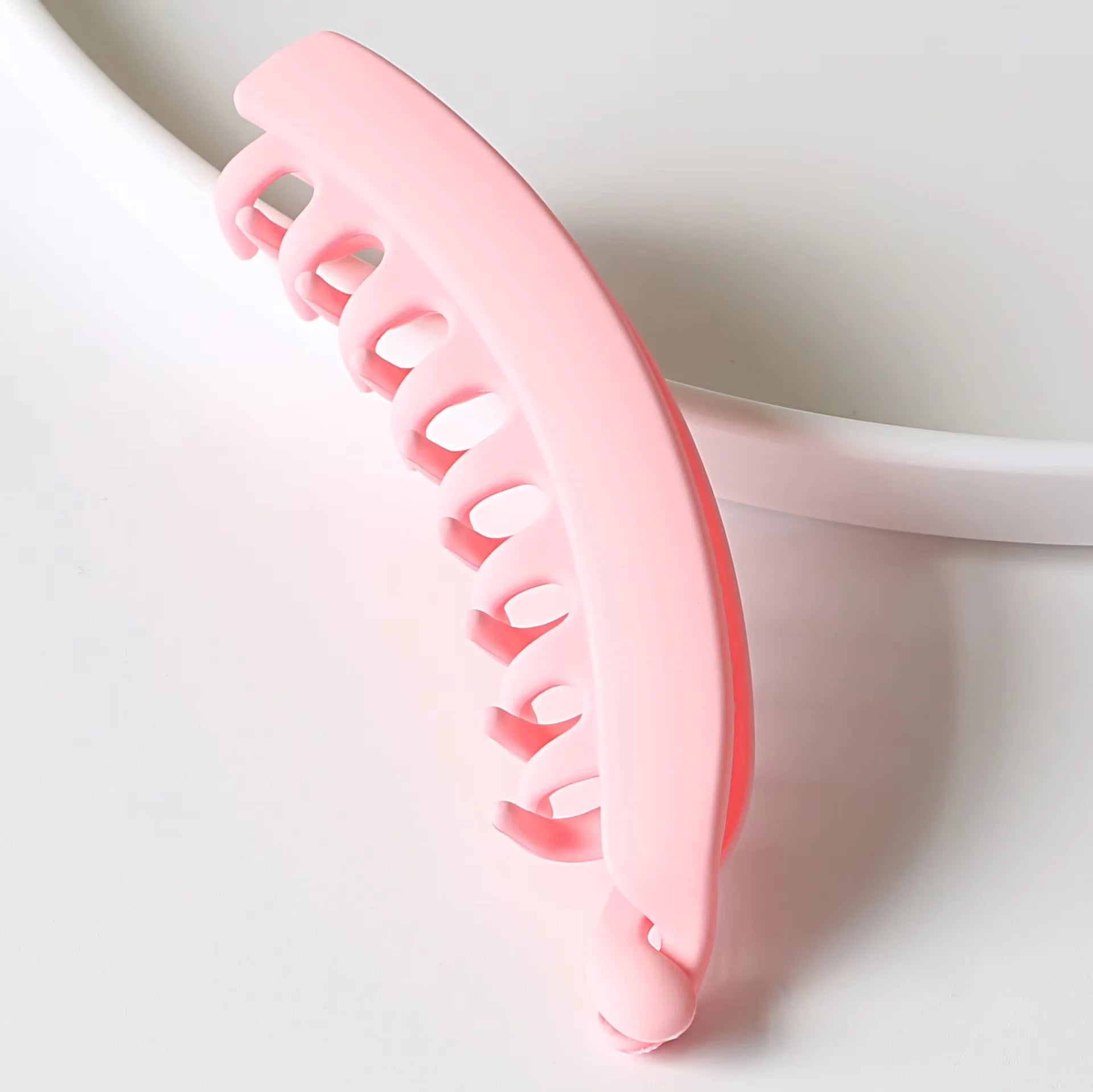 Hair Clips Solid Color Banana Clip Fish Shaped Hairpin Women's Hair Accessories Fashion Ponytail Barrettes Hair Claws Hairpins