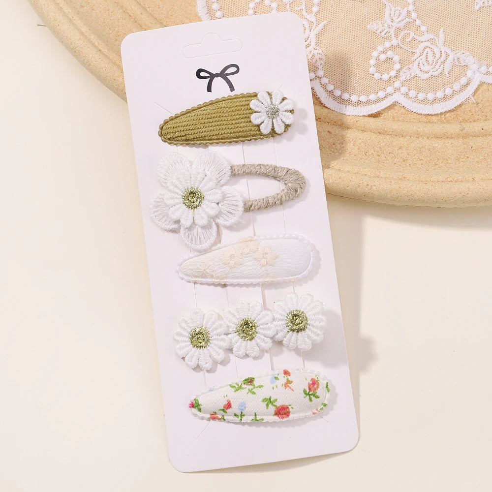 5Pcs BB Clips Set Toddler Baby Girls Hair Clips Children Barrettes Ins Sweet Daisy Ha lifestyle view