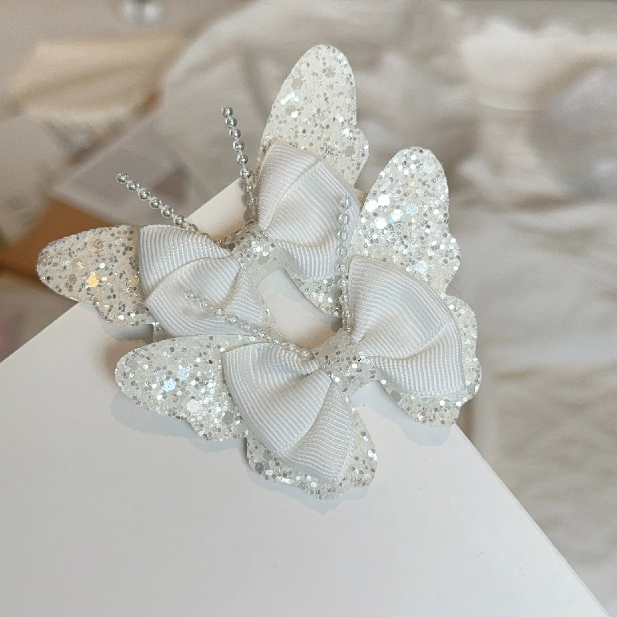 2 Pcs Fashion Rainbow Butterfly Hair Accessories Hair Clips Girls Sequin Hairpins Chi lifestyle view