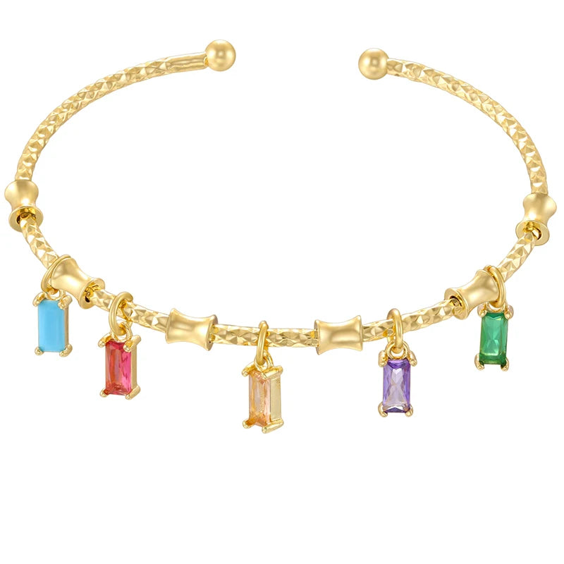 Candy Bracelet Ladies Golden Color Romantic Round Charm Bracelet Ladies Birthday Gift close-up view