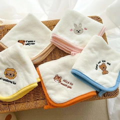 3-Pack/5-Pack Coral Velvet Cartoon Embroidered Small Square Towels, 25Cm*25Cm in Size, Can Be Used for Washing Face, Wiping Hands, and Are Absorbent and Quick-Drying
