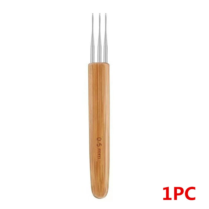 1Pc 0.5mm/0.75mm Dreadlock Crochet Hook Wood Crochet Needles Hair Dreadlocks Tool for alternate view