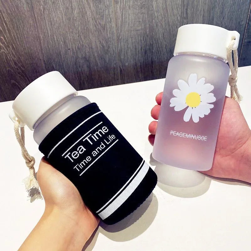 400ml Drinkware Daisy Custom Water Bottle Stainless Steel Thermos Bottle Drink Items lifestyle view