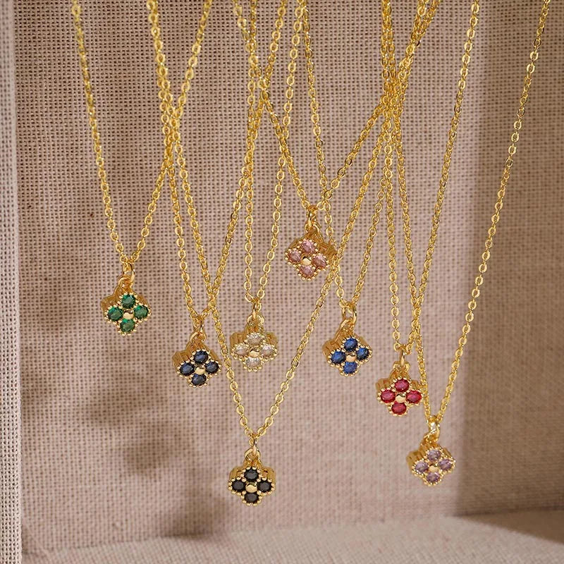 HECHENG, 18K Gold Plated Brass Cubic Zirconia Bijoux Exquisite Flower‑Shaped Women Necklace Dainty C