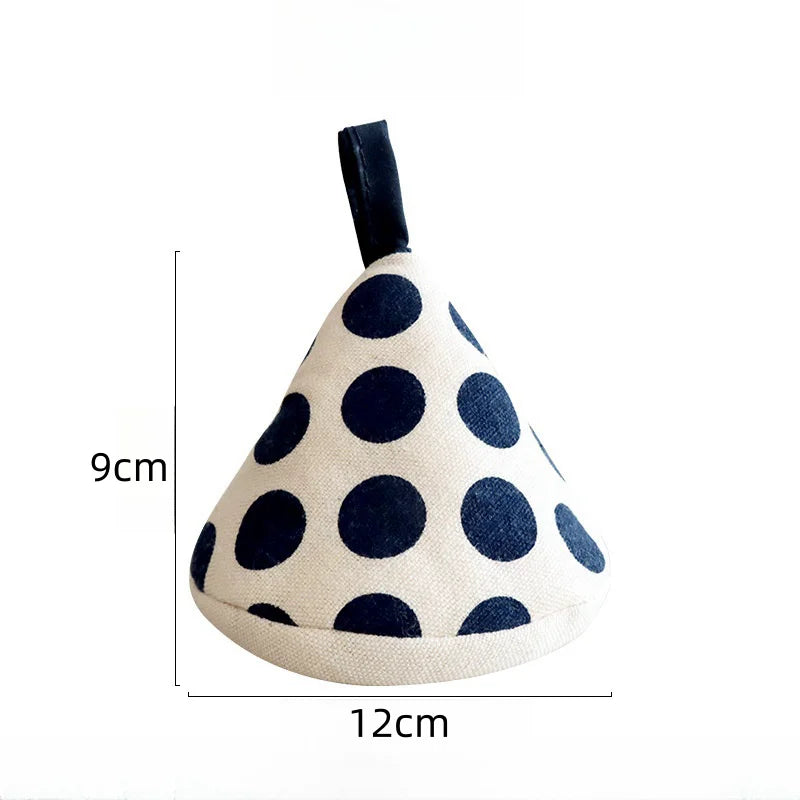 Triangle Pot Handle Cover | Non Slip Heat Insulation Glove for Pots and Pans detail view