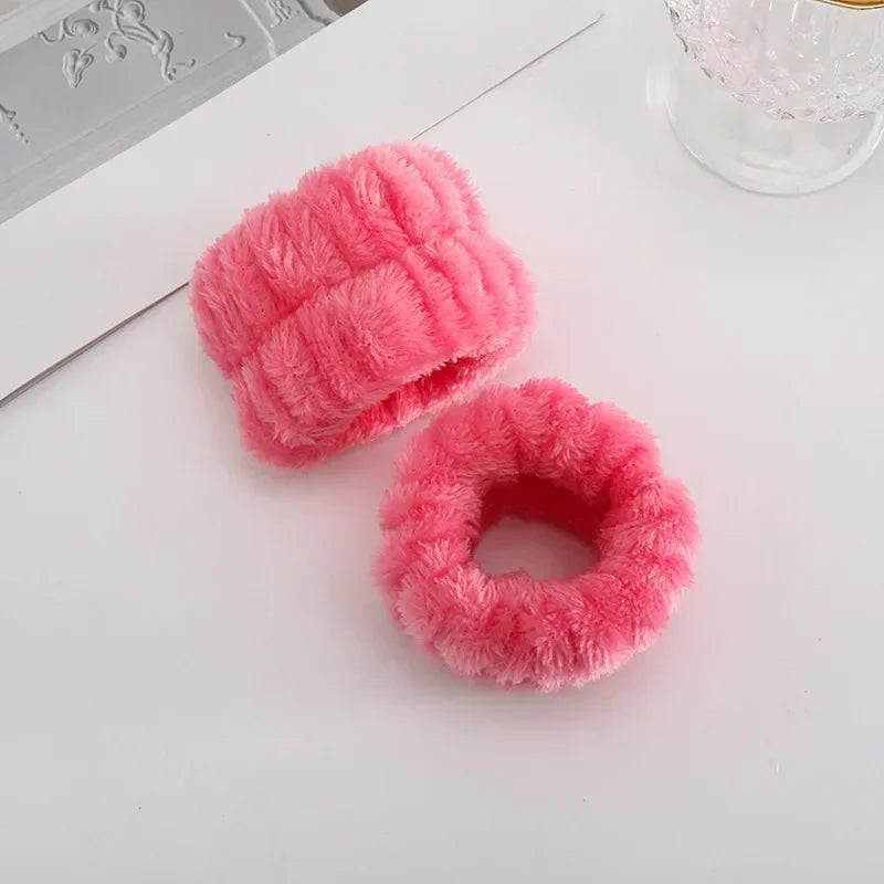 Soft Coral Fleece Headband Women Makeup Wash Face Spa Elastic Hair Band Fashion Female close-up view
