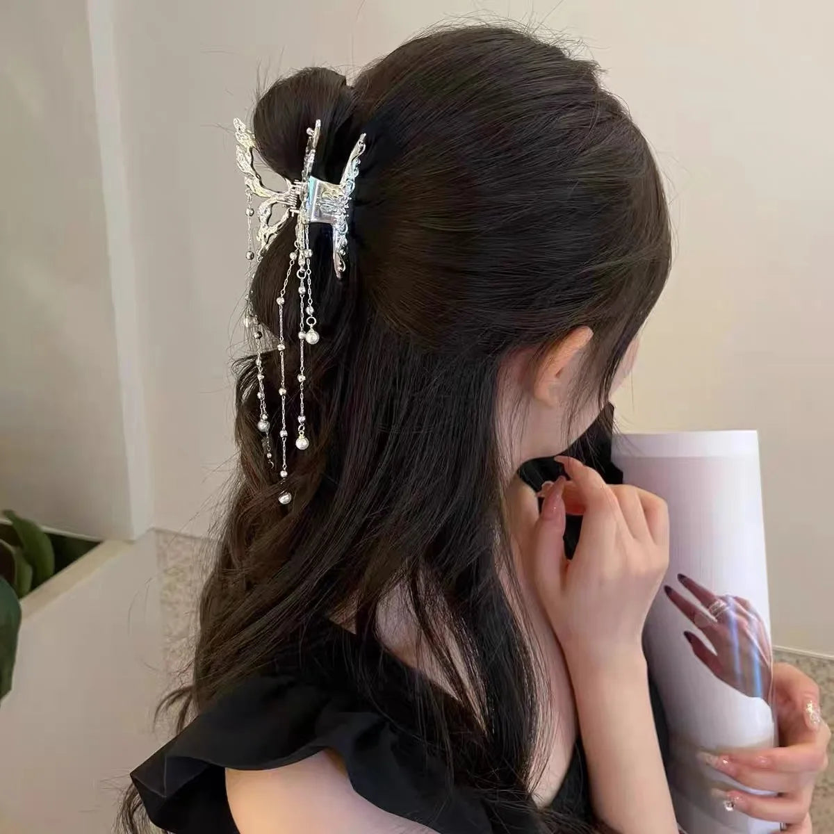 AWAYTR Shark Crab Clips Girls Hairpin Hair Accessories Korean Women Simple Hair Claw C close-up view