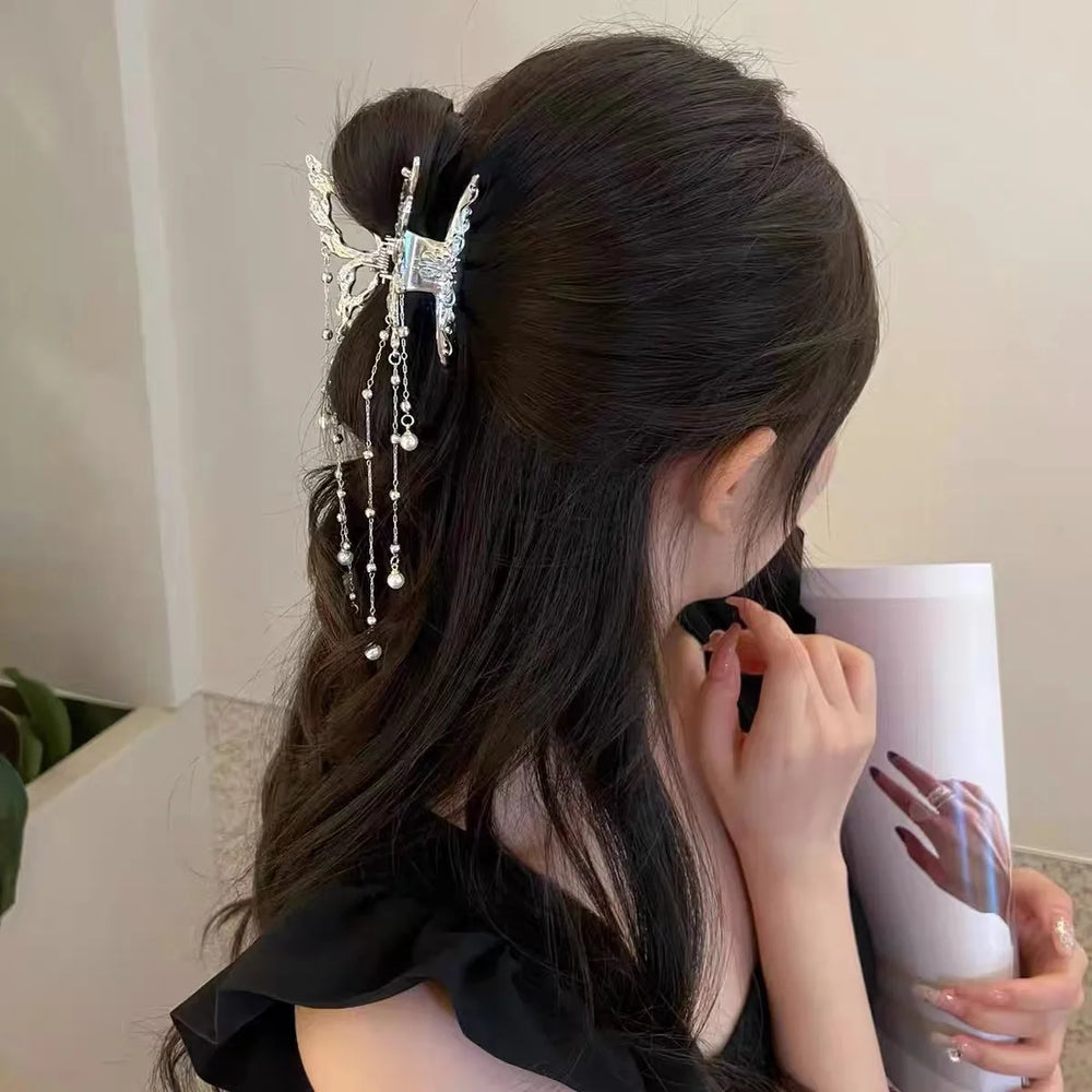 AWAYTR Shark Crab Clips Girls Hairpin Hair Accessories Korean Women Simple Hair Claw C close-up view