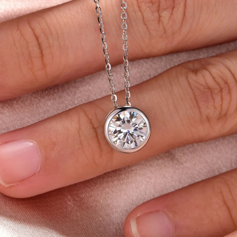 925 Silver Necklace Zircom for Women 18k Gold Plated Jewelry Pendant Birthday Party G lifestyle view