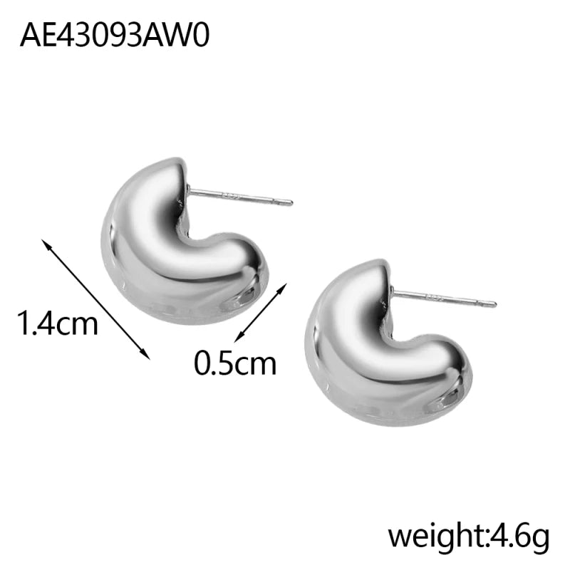 CARLIDANA Connected Double Ring CC Shape Gold Earrings | Stainless Steel PVD Gold P additional angle