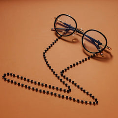 Fashion Eyeglasses Chain Imitation Pearl Beaded Trendy Women Outside Casual Sunglasses close-up view