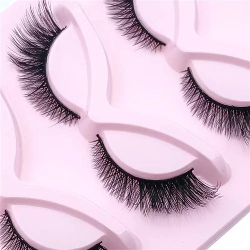 5 Pairs Cat Eye Lashes Wispy Fake Lashes | Fluffy Winged Strip Lashes close-up view