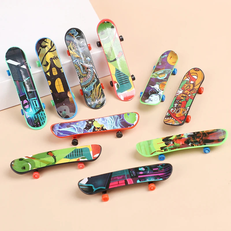 10/20Pcs Finger Skateboard Toys Creative Fingertip Fingerboards Toys for Kids Birthda lifestyle view