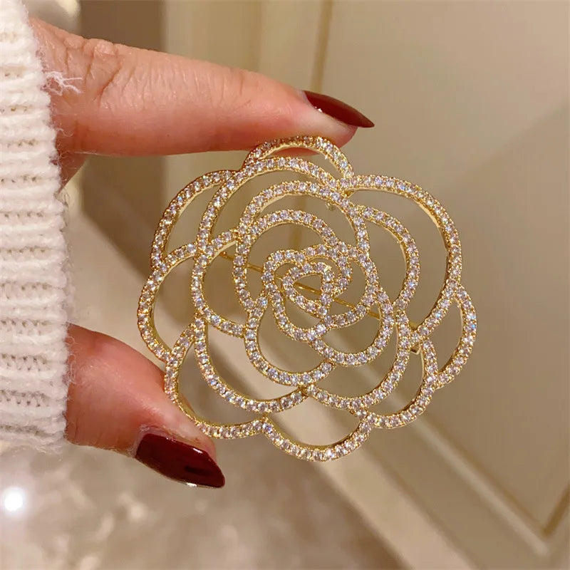 Classic Lady Crystal Folower Brooch Pin Exquisite High-end Women Men Fashion Delixate Shining Badges