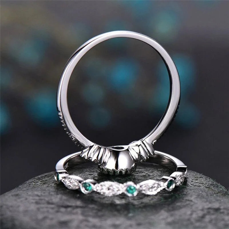925 Sterling Silver Ring Set with Emerald Zircon Crystals for Women Engagement Wedding close-up view
