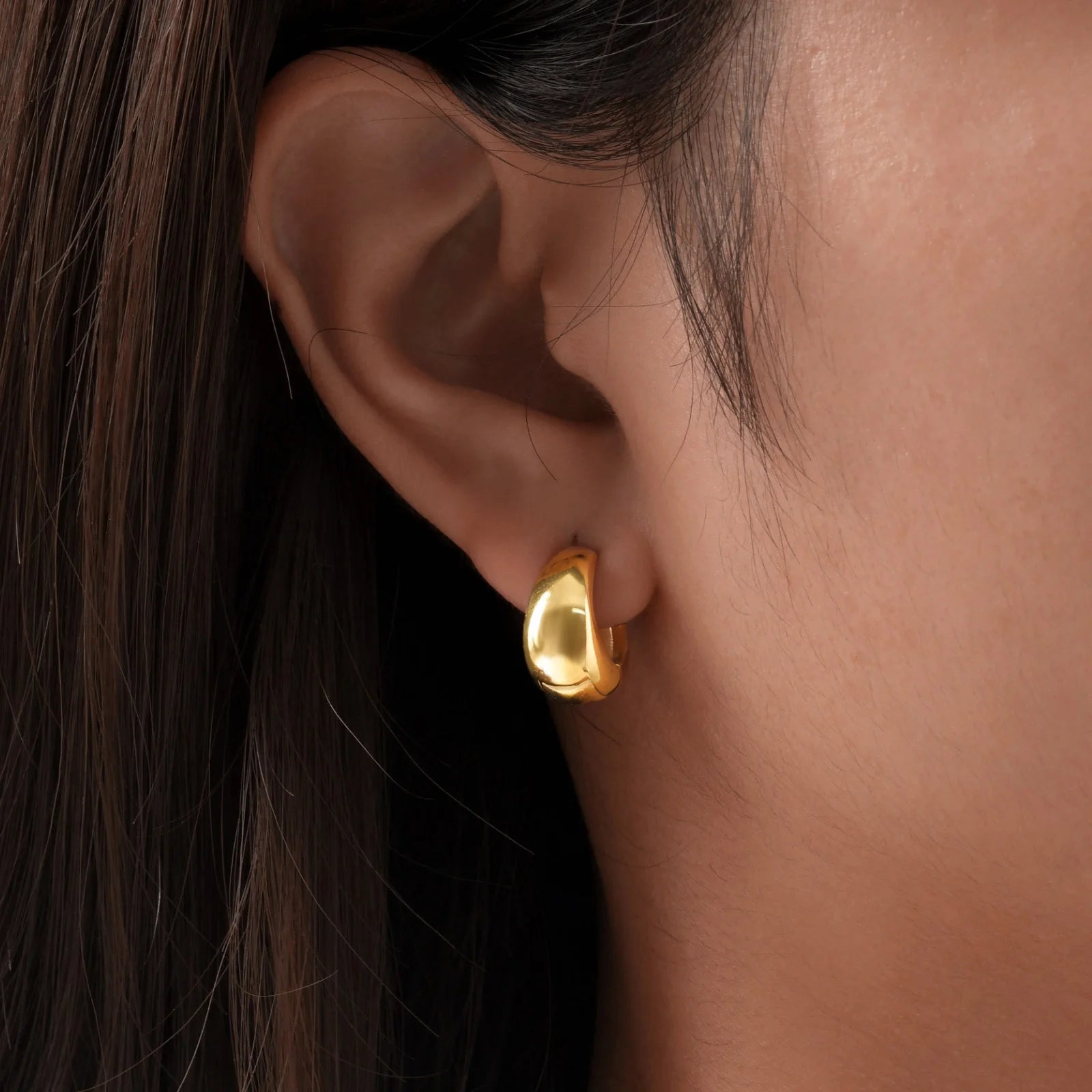 Unique Fake Piercing C-shaped Ear Bone Clip for Women Girl,Water Drop Cartilage Ear Cl close-up view