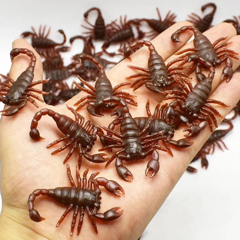 50/10/5PCS Fake Cockroach Centipede Scorpion Kids Trick Props Fake Roaches Plastic Bu lifestyle view