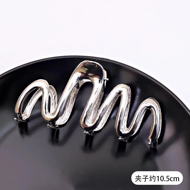 Vintage Silver Geometric Metal Hair Claw For Women Girls Long Hair Holder Headband Hair detail view