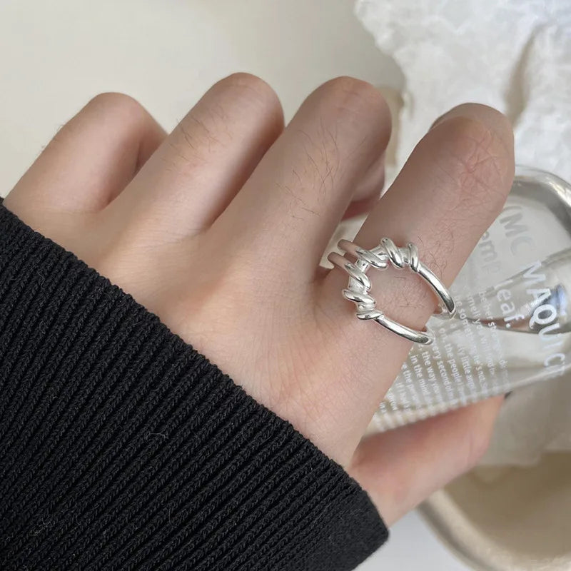 VENTFILLE 925 Sterling Silver Rings INS Fashion Hip Hop Vintage Couples Hollow Lines Pun detail view