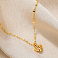 Charm Love Heart Pendant Necklace for Women Gold Color Fashion Lip Chain Simple Metal close-up view