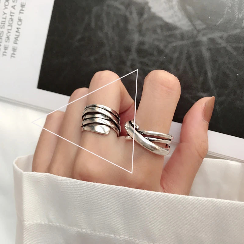 VENTFILLE 925 Sterling Silver Rings INS Fashion Hip Hop Vintage Couples Hollow Lines P close-up view
