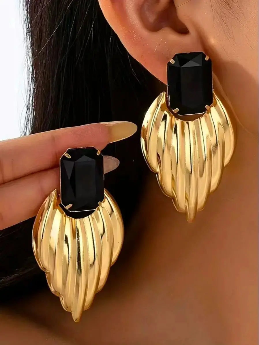 A Pair of Arabic Metal-Style Fashionable, Sexy and Versatile Women's Earrings