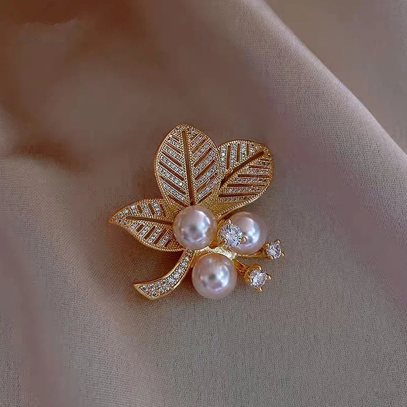 Elegant Pearl Flower Brooch Pin Badge For Women Girls Fashion Clothes Decoration Jewelry Gifts