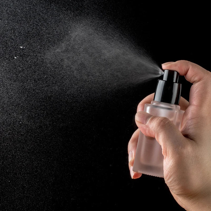 15/30ml Empty Pump Bottle Glass Liquid Foundation Container Makeup Transparent Square close-up view