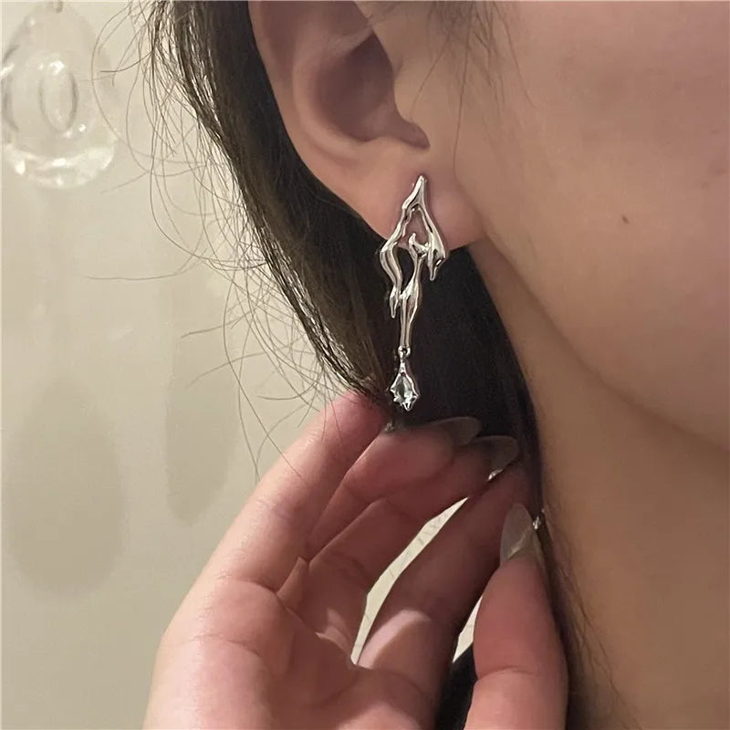 2025 New Cool Liquid Metal Geometric Irregular Zircon Earrings for Woman Man Asymmetrical Earrings J