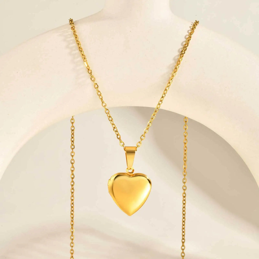 Personalized Heart Photo Pendant Necklace, Customized Image Picture Locked Necklace Jewe detail view
