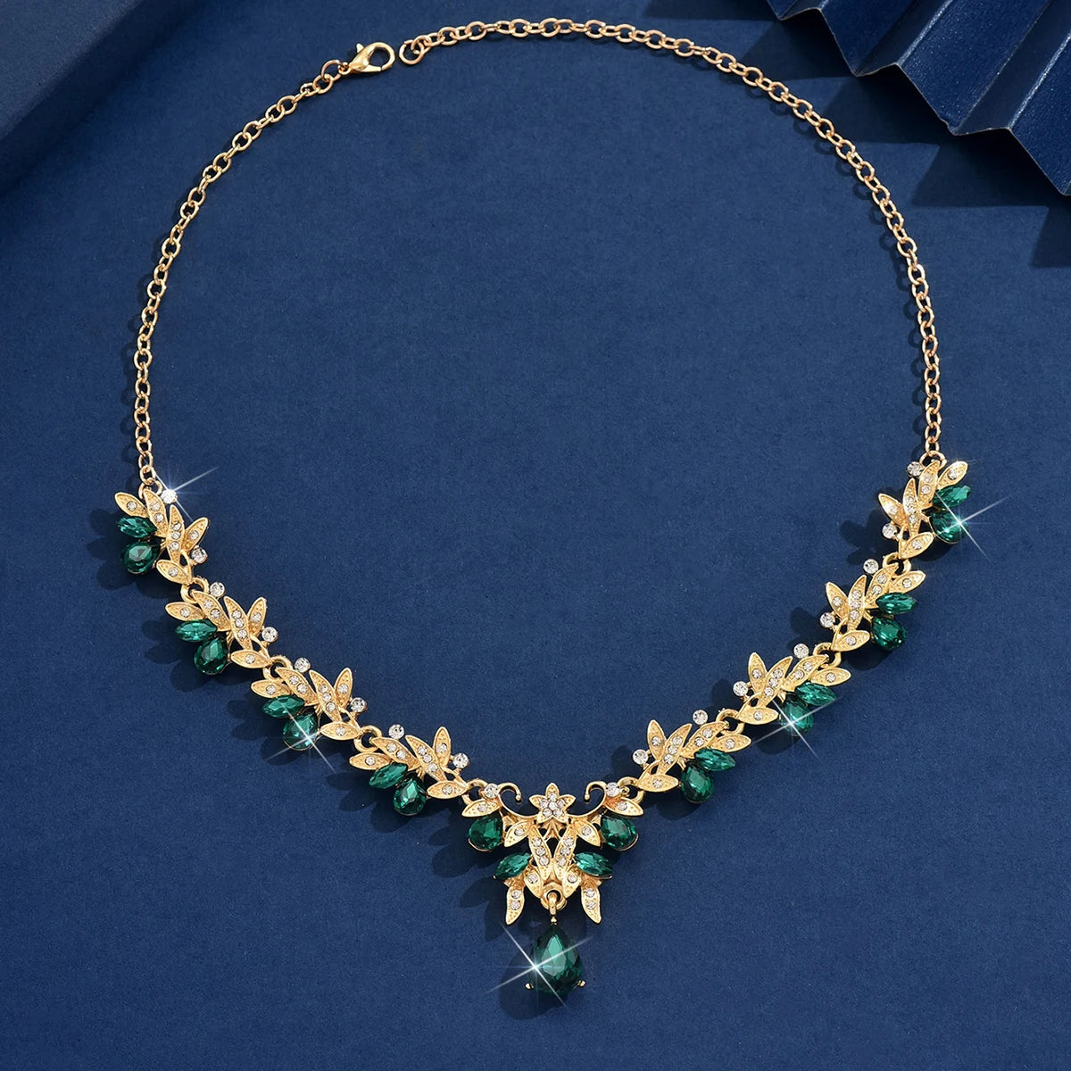 1PC Women's Fashion Water Drop Pendant Necklace Jewelry Light Luxury Style Suitable fo close-up view