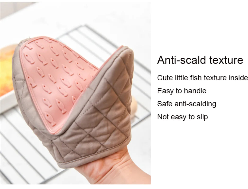 Fish Shaped Silicone Anti Scald Oven Glove | Kitchen Glove for Hot Dishes and Trays lifestyle view